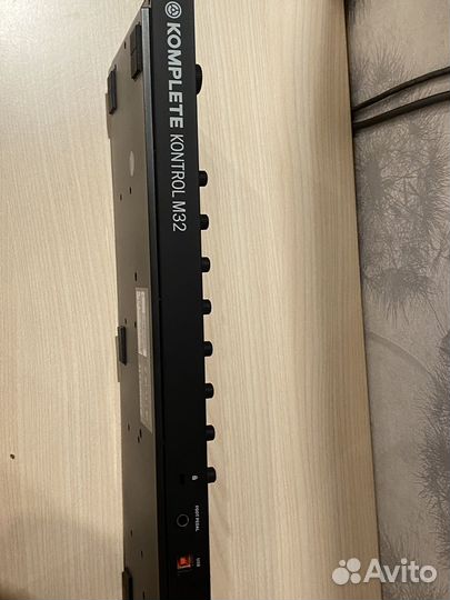 Миди клавиатура Komplete Kontrol M32