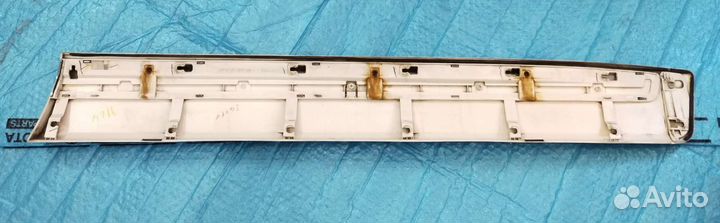 Молдинг передней L двери Lc 200 белый перламутр