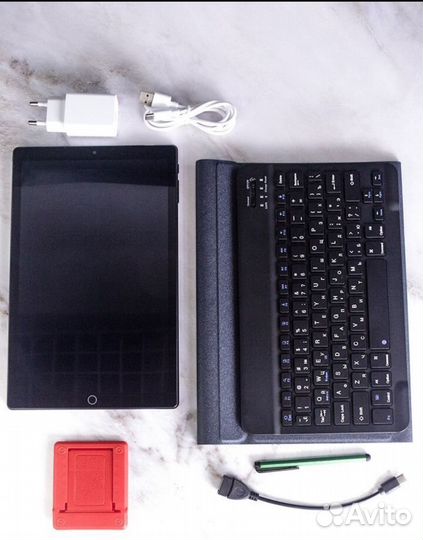 Планшет с клавиатурой и стилусом