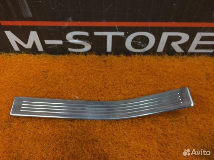 Накладка на порог салона задняя левая