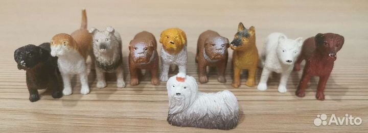Коллекция игрушечных собак и кошек