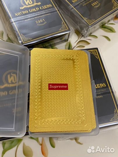Supreme золотые карты