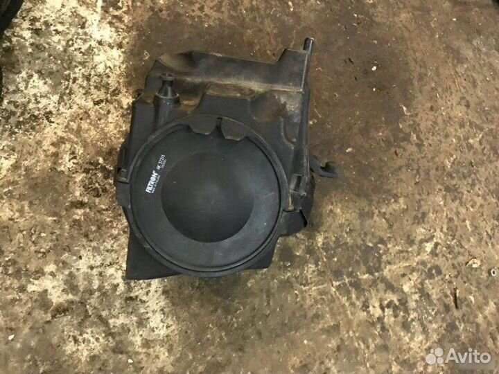 Корпус воздушного фильтра Ford Focus 2