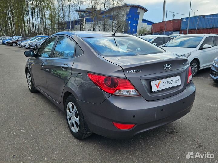 Hyundai Solaris 1.4 AT, 2014, 176 181 км