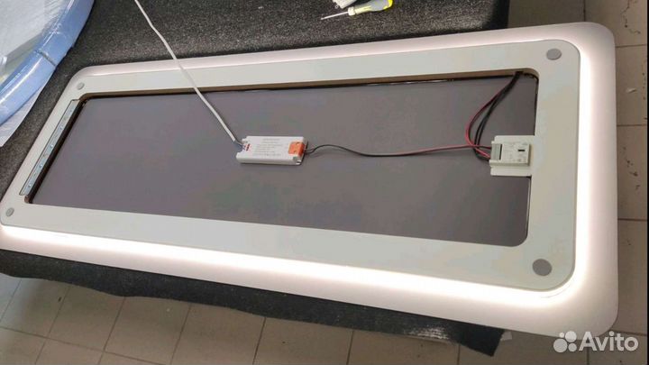 Зеркало с подсветкой для ванной