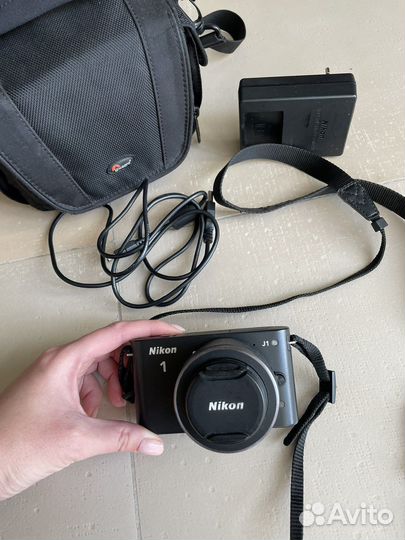 Компактный фотоаппарат nikon j1