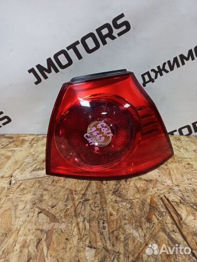 Фонарь задний правый VW Golf Mk 5 2003-2009