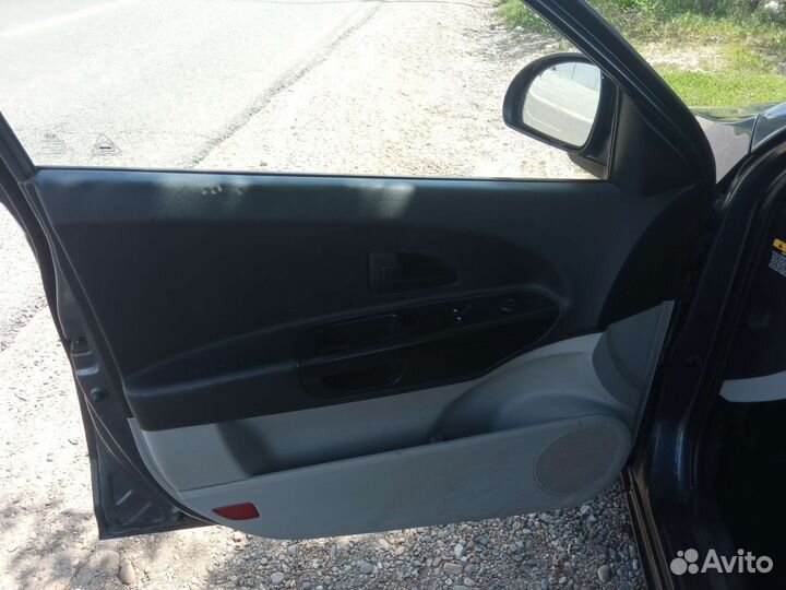 Kia Ceed 1.4 МТ, 2008, битый, 380 000 км