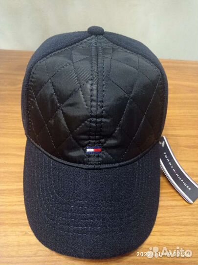 Бейсболка от бренда иTommy Hilfiger