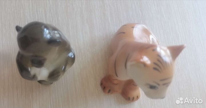 2 фарфоровые статуэтки