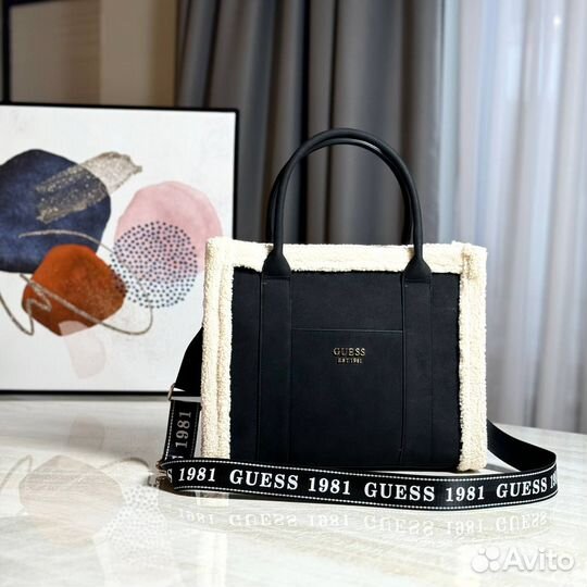 Сумка женская Guess с мехом
