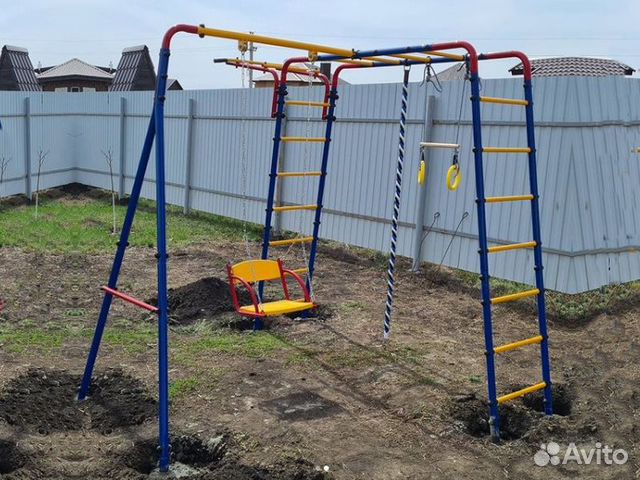 Уличный спортивный комплекс