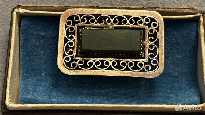 Винтажная брошь СССР серебро с нефритом