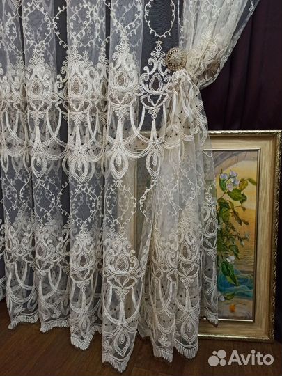 Тюль с вышивкой