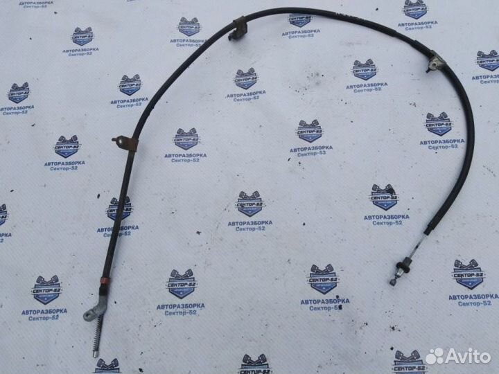 Трос ручника правый Nissan Qashqai J10