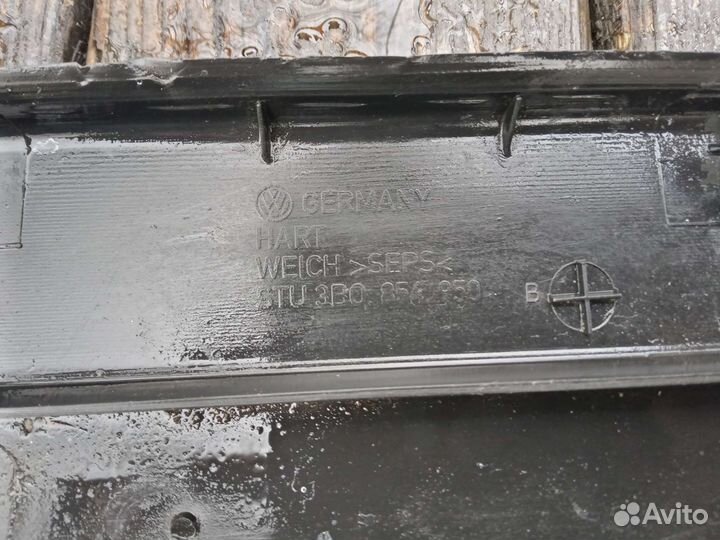 Молдинг нижний задний правый Фольксваген Пассат Б5