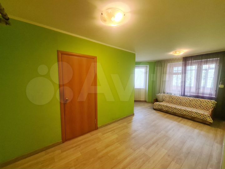 3-к. квартира, 83 м², 1/6 эт.