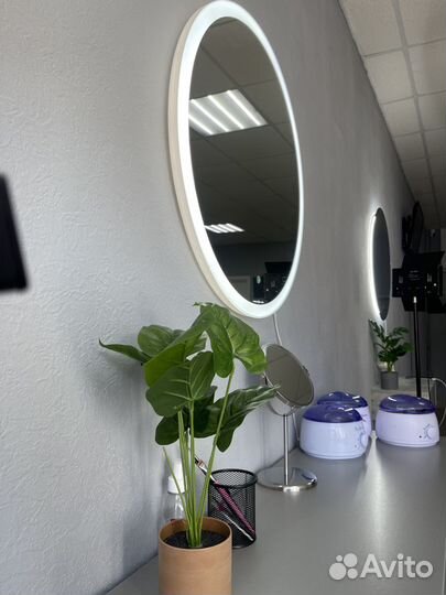 Мастер по наращиванию ресниц