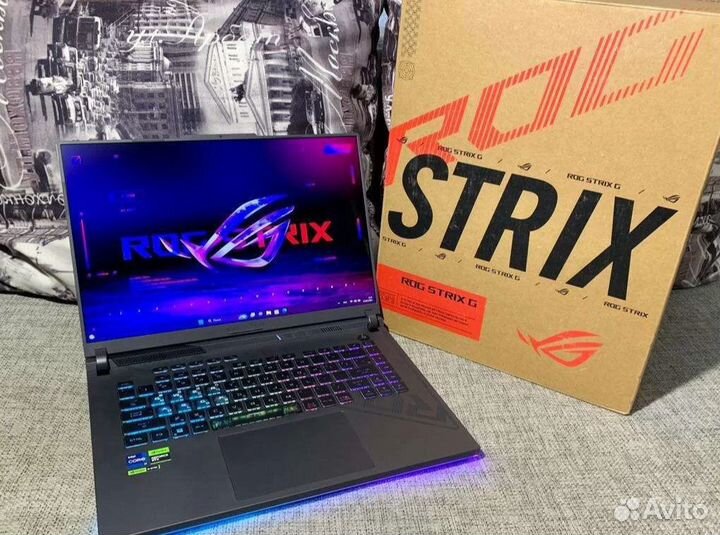 Asus ROG Strix G16 i5 13450HX / RTX 4050 / 16GB
