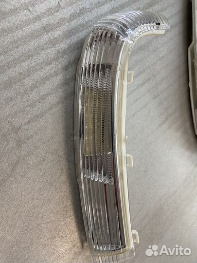 Повторитель поворота зеркала правый Touareg