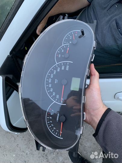 Приборка на Priora 2