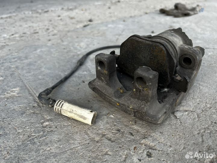 Суппорт задний bmw 5 e60/e61