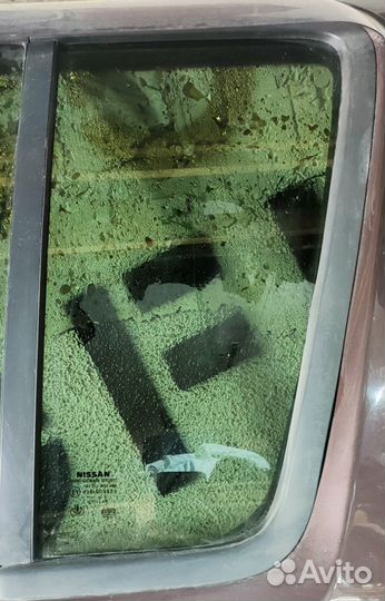 Стекло двери задней левой (форточка) для Nissan