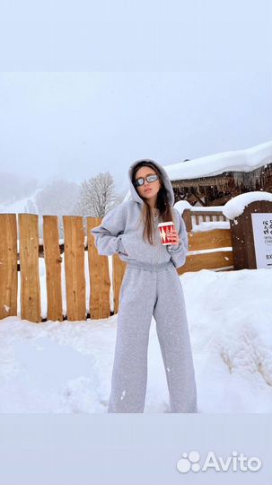 Спортивный костюм женский