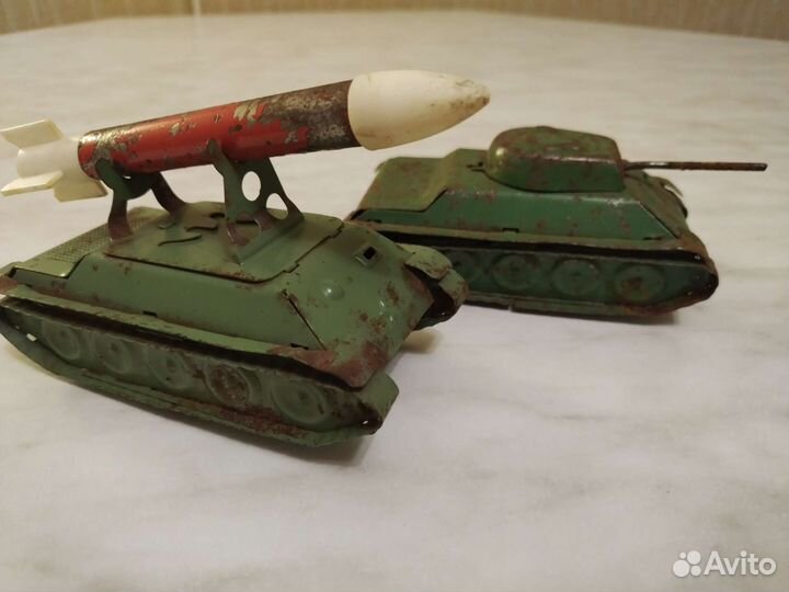 Модели военные, игрушки СССР, инерционные