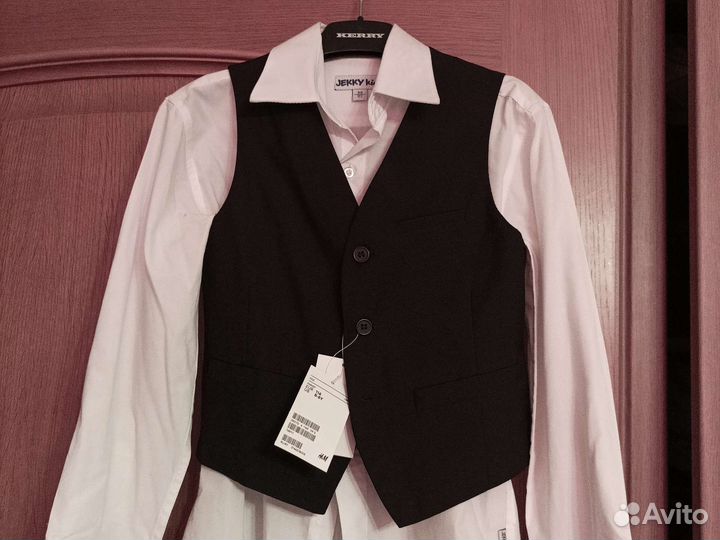 Рубашка белая на мальчика с жилетом122