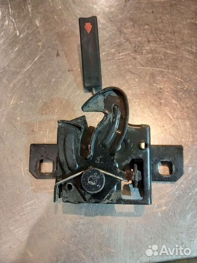 Замок капота VW Sharan