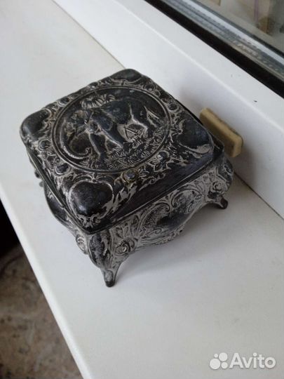 Табакерка старинная