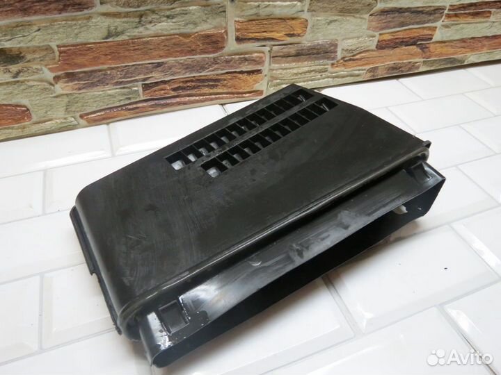 Клапан вентиляционный правый Range Rover 3 Vogue