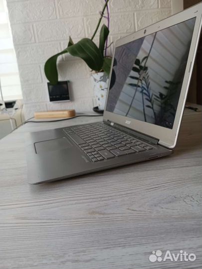 Ультратонкий ноутбук Acer 13,3