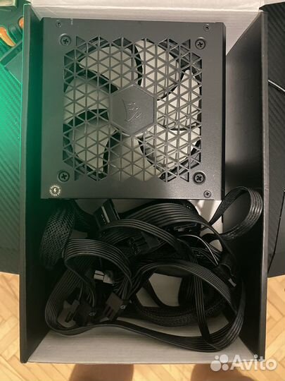 Блок питания Corsair TX550M gold