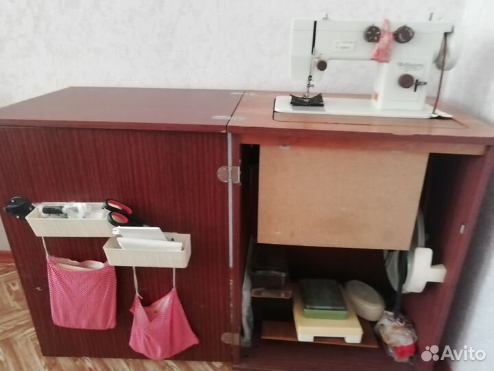 Швейная машина Чайка 143