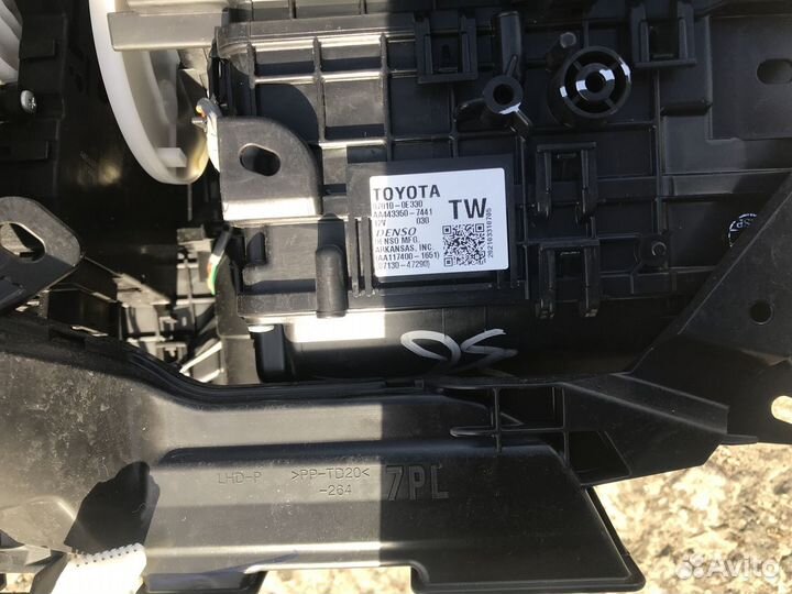 Корпус печки Toyota Sienna 4