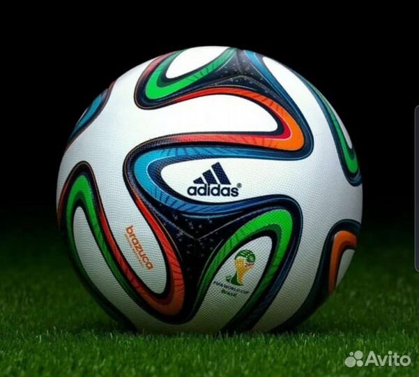 Футбольный мяч adidas brazuca 2014