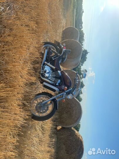 Suzuki Intruder 750