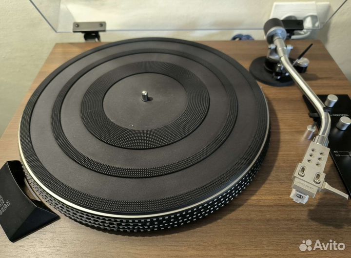 Виниловый проигрыватель Yamaha YP 511