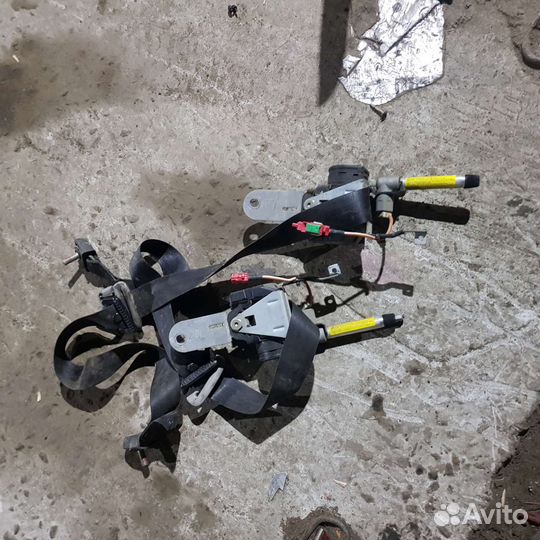 Передние ремни безопасности mitsubishi carisma