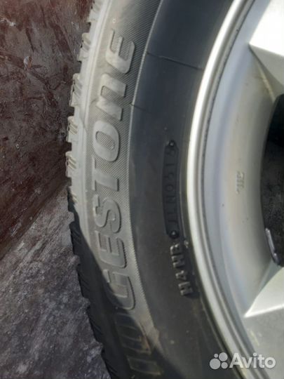 Bridgestone Blizzak Spike-01 215/65 R16