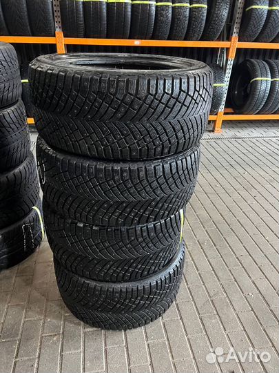 Michelin X-Ice North 4 SUV 275/40 R20 и 315/35 R20 106T
