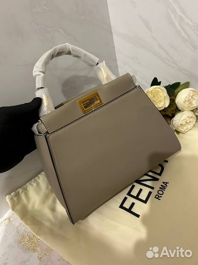 Сумка Fendi Peekaboo