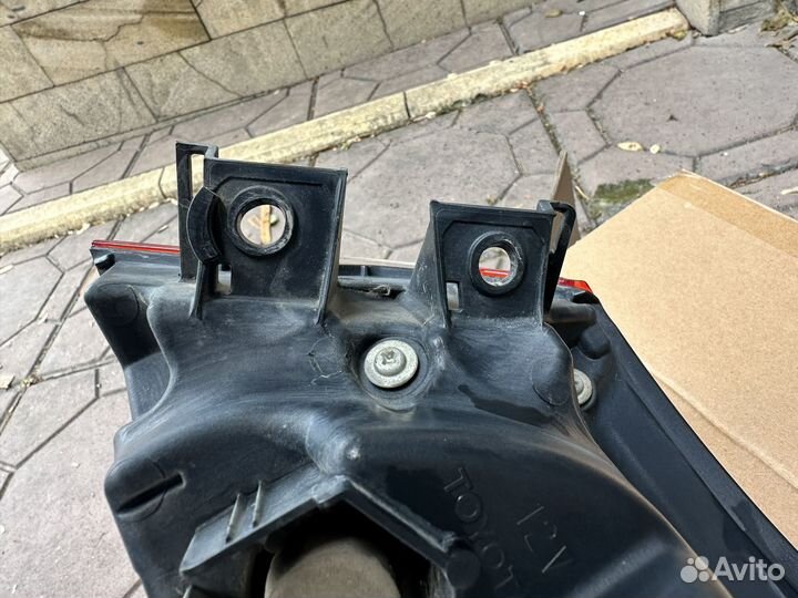 Стоп левый оригинал тойота камри 70.75