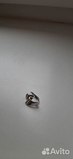 Серебряная серьга