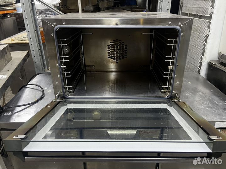 Конвекционная печь unox