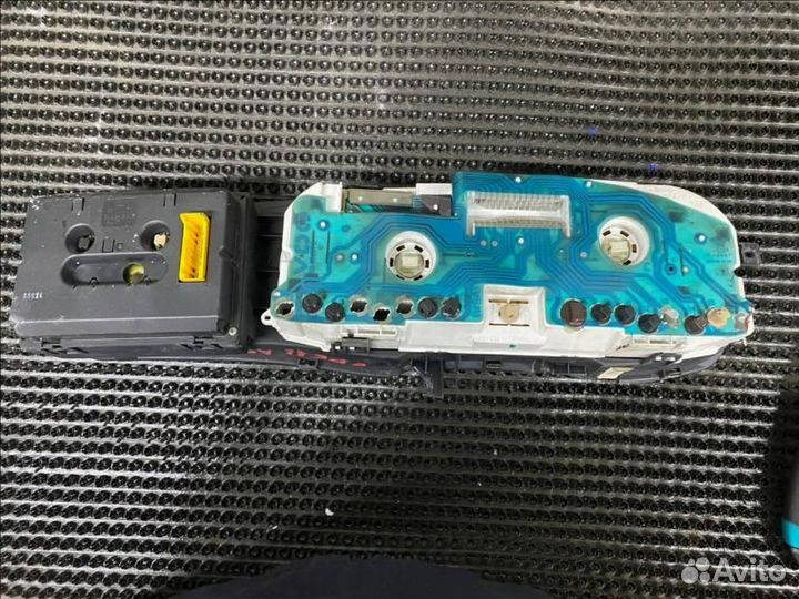 Панель приборов Opel Vectra B 1999