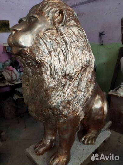 Скульптура льва из бетона