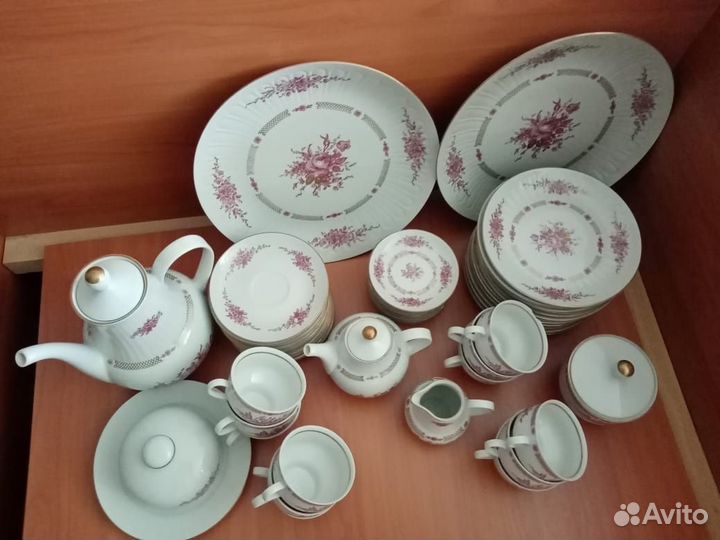 Кофейно- чайный сервиз на 12 персон